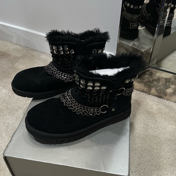 Limited edition UGG Swarovski Crystal boots - Picture 5 of 5